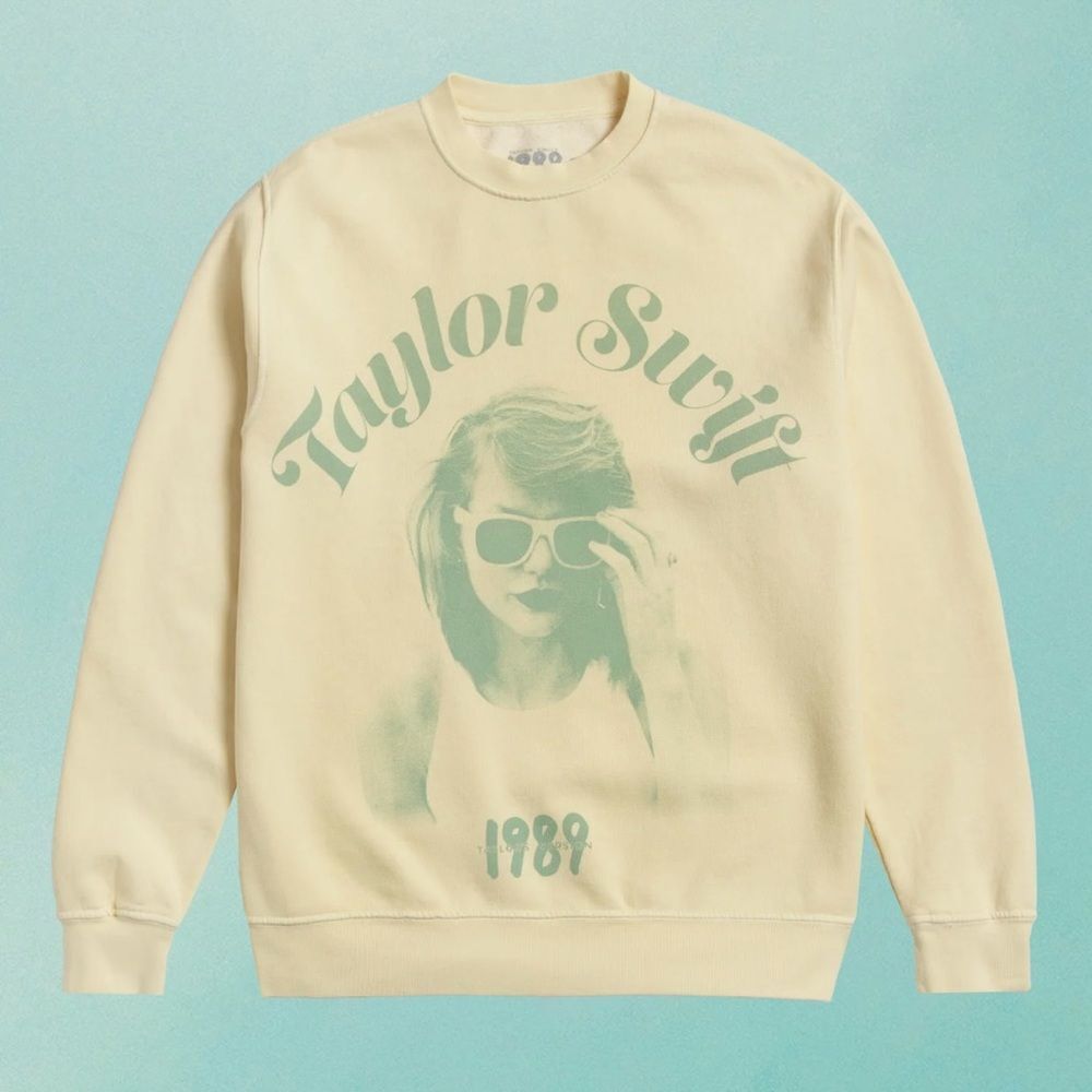 Taylor Swift The Vault 1989 (Taylor’s Version) Photo Crewneck – Yellow, Sz M